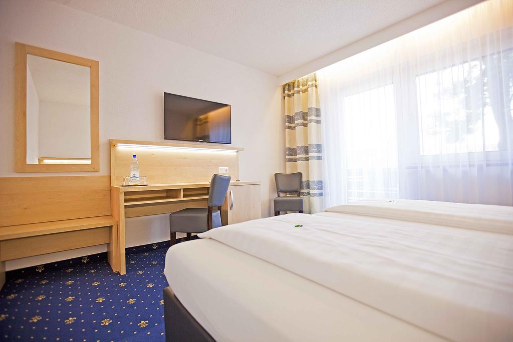 Hotel Post Weiden in der Oberpfalz Room photo